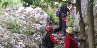 Traseele turistice Traseul Via Ferrata din Peretele Zânelor atrage din ce în ce mai mulţi turişti la Vadu Crişului Raftingul, atracţia zonei Vadu Crişului - © Foto: Ioan Hasas