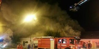 Incendiu la un depozit de echipamente electrice