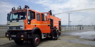 (Foto) Pompierii aleșdeni, în exerciţiu la un depozit de produse petroliere din Tileagd