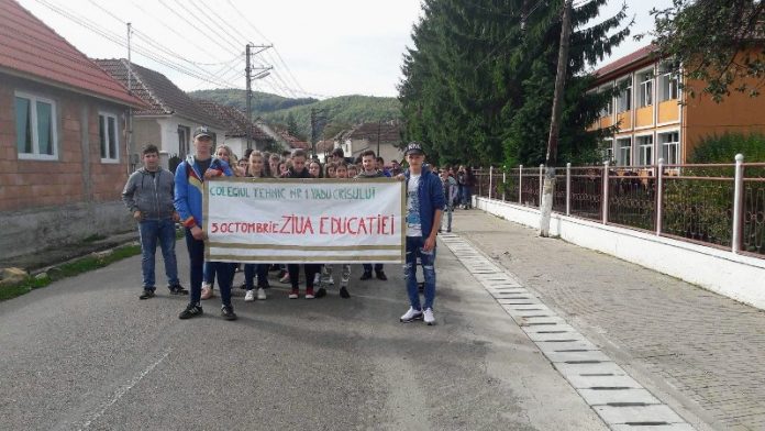 Prima ediție a Marșului pentru Educație la Vadu Crișului