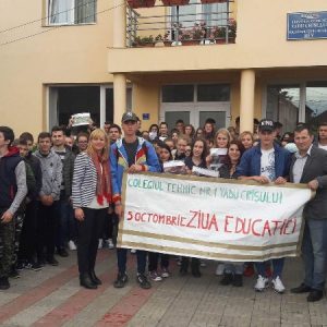 Prima ediție a Marșului pentru Educație la Vadu Crișului4-800x450.jpeg
