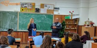 735 de elevi din Aleșd vor studia gratuit educaţia rutieră la clasă 735 de elevi din Aleșd vor studia gratuit educaţia rutieră la clasă, info pe link
