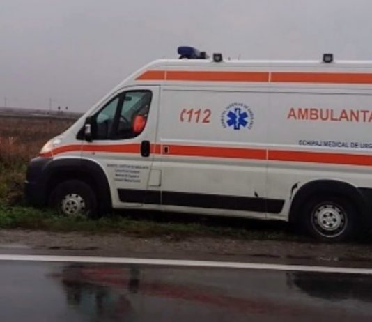 Ambulanța în șanț