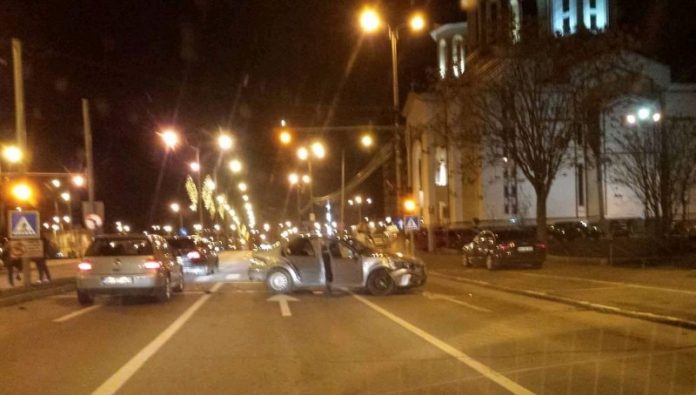accident centru civic Oradea-800x454