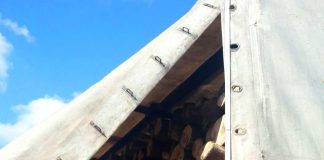 Jandarmii bihoreni au confiscat un camion încărcat cu lemne la Şuncuiş I.J.J. Bihor