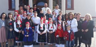 Parohia Ortodoxă Subpiatră și Școala Gimnazială nr. 1 din localitatea Hotar