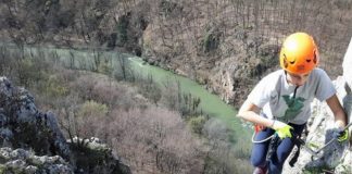 Salvamont Bihor anunță că traseele de via ferrata, amenajate în Vadu Crișului și vandalizate în iarnă, au fost reintroduse în circuit Via Ferata Vadu Crișului-800x535