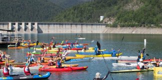 Cel mai mare eveniment sportiv dedicat comunitatii caiaciste din Romania Bicaz Kayak Fest-800x533