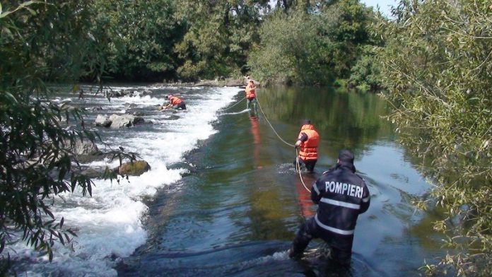 Octogenar găsit decedat în apele Crişului Negru, pe raza localității Poiana-800x450