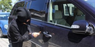 hoți mașini-800x461