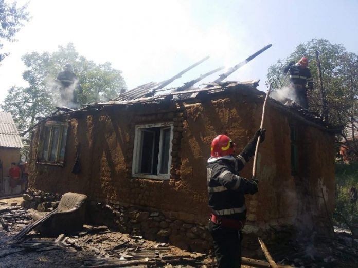 Incendiu cauzat de scurtcircuit la o casă din Luncșoara-800x600