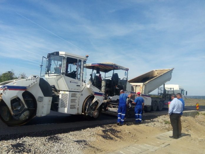 se asfalteaza mai multe drumuri comunale din Vadu Crisului-800x600