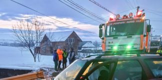 A rupt cu mașina un stâlp de beton. Circulația blocată la Borod! A rupt cu mașina un stâlp de beton. Circulația blocată la Borod800x675