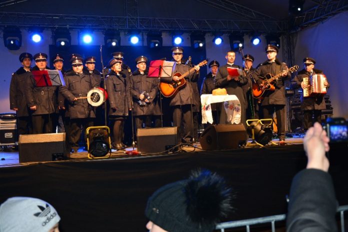 Concertul de colinde al pompierilor militari bihoreni-800x533