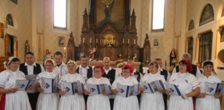 Uniunea democrată a Slovacilor și Cehilor din România, a organizat o întâlnire a ansamblurilor corale slovace din Bihor, la Biserica Romano – Catolică din Aleșd-800x600