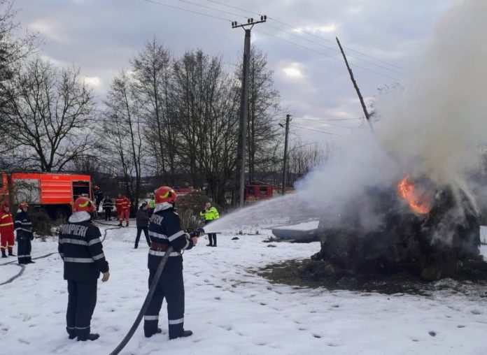 Incendiu la o căpiță de fân, în Cuieșd Incendiu la o căpiță de fân, în Cuieșd