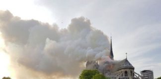 Incendiu la faimoasa catedrală Notre Dame din Paris
