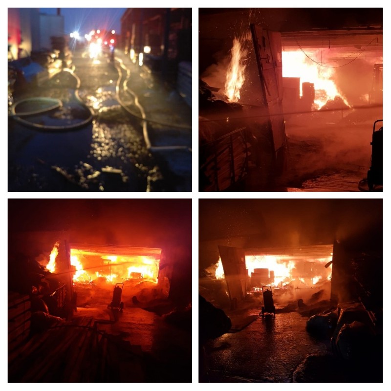 Incendiu de amploare la o fabrică de mobilă din Oradea