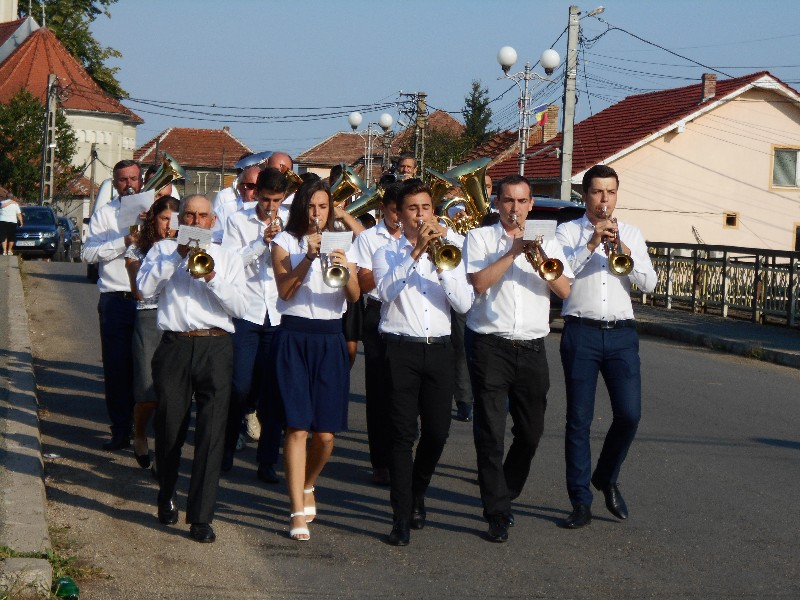 FESTIVALUL FANFARELOR LA VADU CRIȘULUI