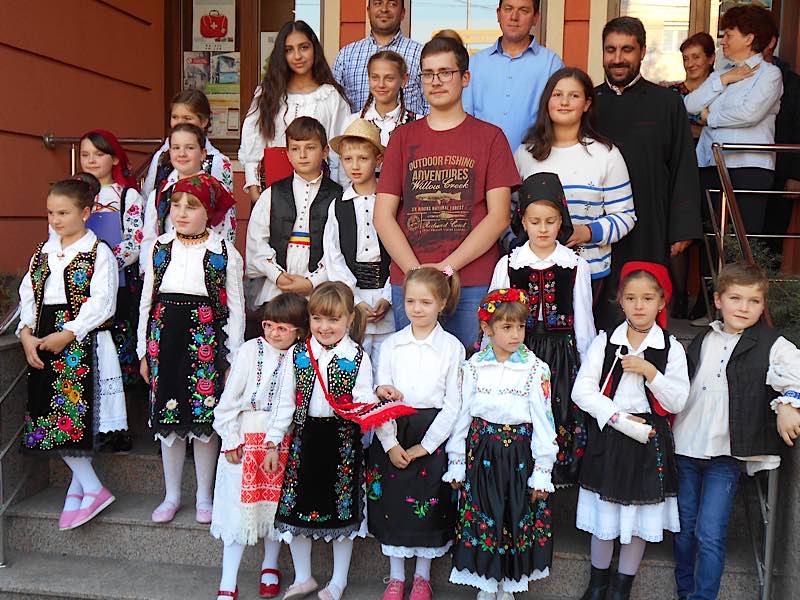 EXPOZIȚIE DE ICOANE PE STICLĂ LA ALEȘD 1