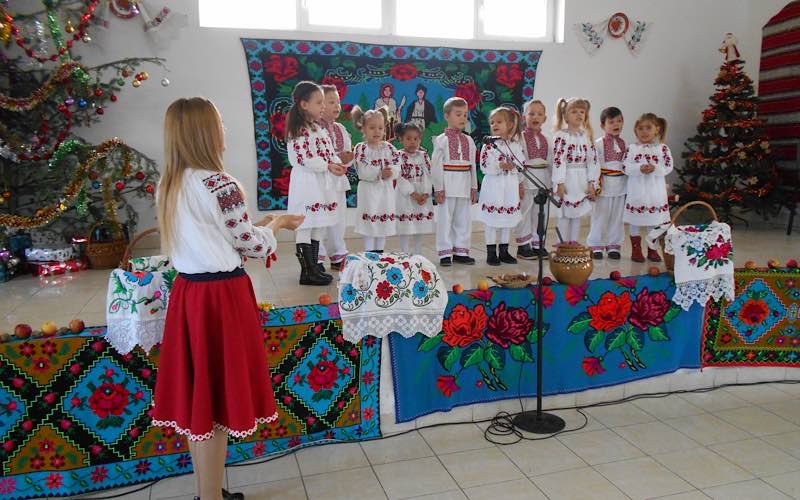 SEARĂ DE COLINDE LA PEȘTIȘ