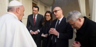 Papa Francisc a donat cinci ventilatoare pentru bolnavii de Covid-19 din România Papa Francisc