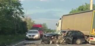 Accident între un autotren și un autoturism la ieșirea din Tileagd spre Oradea