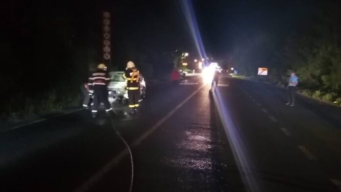 26AC63F1-0838-4420-BDDF-E5A17260A6E6 mașină incendiu