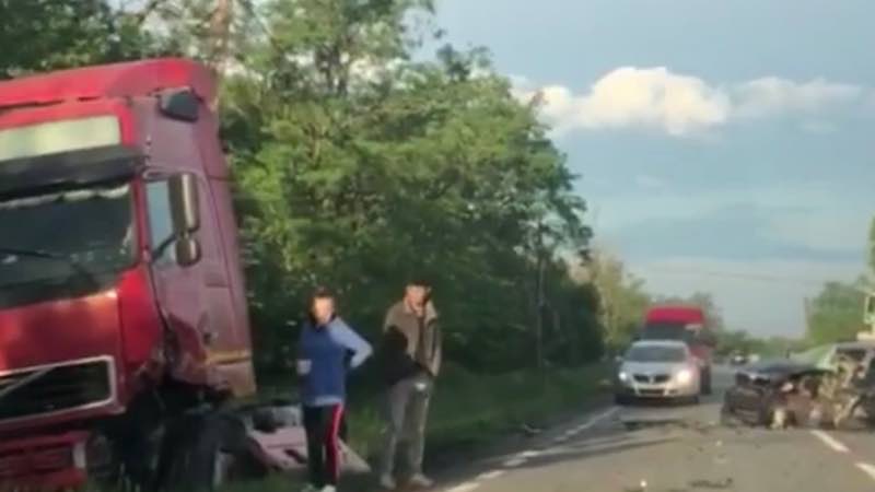 Accident între un autotren și un autoturism la ieșirea din Tileagd spre Oradea 1
