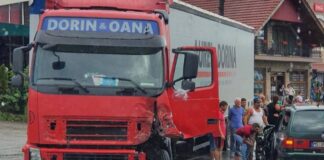 Accident în Piatra Craiului! Implicate un TIR și o mașina Accident în Piatra Craiului