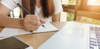 Holcim România sprijină profesorii în învățământul online