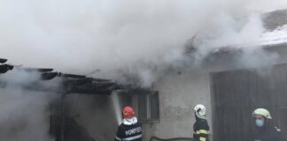 Incendiu provocat de o afumătoare improvizată