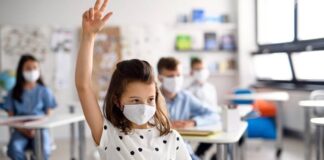 Școala va începe pe 13 septembrie cu prezență fizică pentru toți elevii! Elevii în clasă