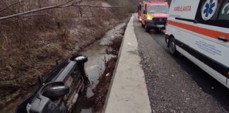 Mașină în vale la Călățea