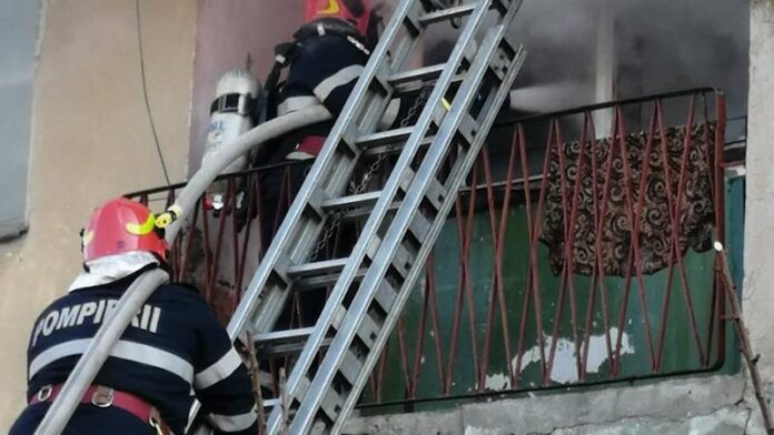 Încediu bloc Pompieri Încediu bloc Pompieri