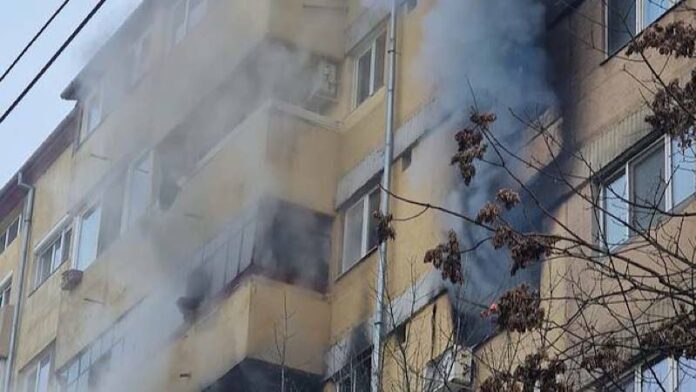 Incendiu bloc Oradea Incendiu bloc Oradea