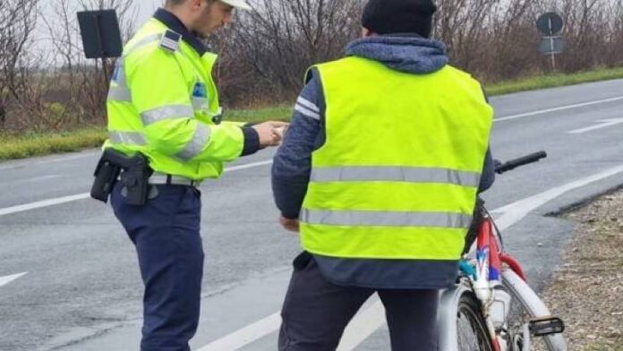 Bicicliștii amendă politie