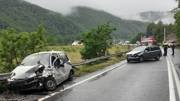 Accident grav la Negreni