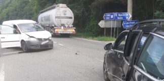 Mașini Accident Valea Draganului