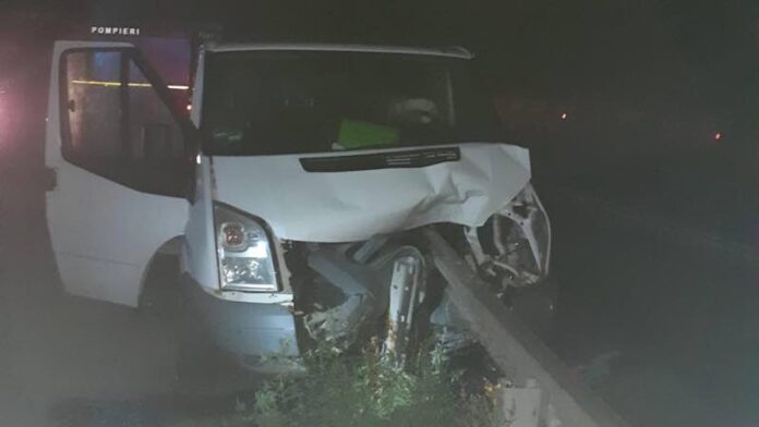 autoutilitară în parapet