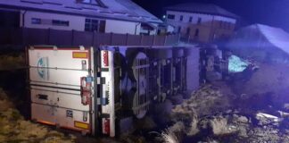 TIR răsturnat la Negreni