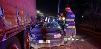 Mașina sub tir în Aștileu