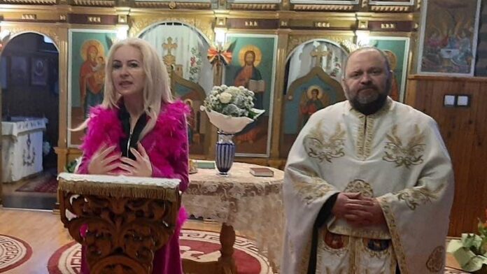 Doamna doctor Aniela Platona și Preotul paroh Lucian Crișan