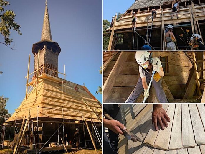 Biserica de lemn din Abram Biserica de lemn din Abram