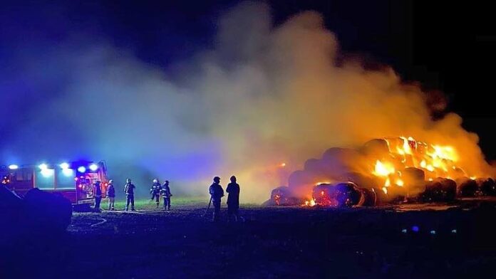 Incendiu Depozit Baloți Derna