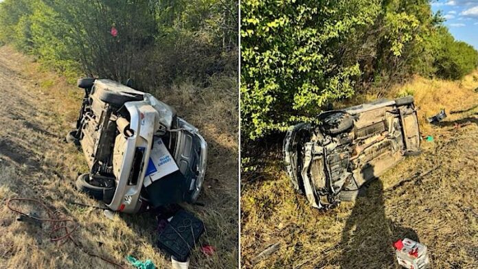 Mașină răsturnată în Lugașu de Jos