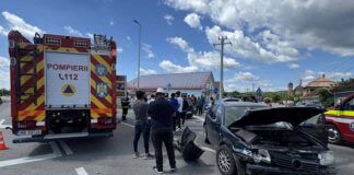 Accident rutier pe centura Aleșd, la intersecția cu strada Oborului: două autoturisme implicate Mașini implicate Accident centura Aleșd