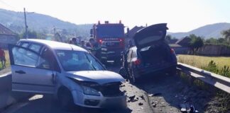 Mașini implicate accident în Negreni