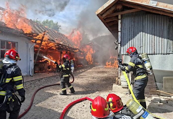 Incendiu anexă Tinăud Incendiu anexă Tinăud