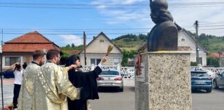 Eveniment de suflet la Tinăud: Dezvelirea bustului voievodului Constantin Șerban Basarab (video) Dezvelirea bustului voievodului Constantin Șerban Basarab la Tinăud